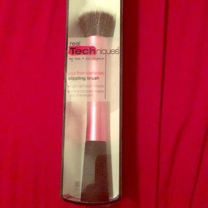 Real Techniques Stippling Brush